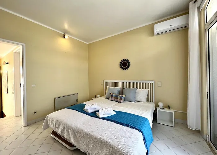 Sunset With Pool By Homing Apartamento *