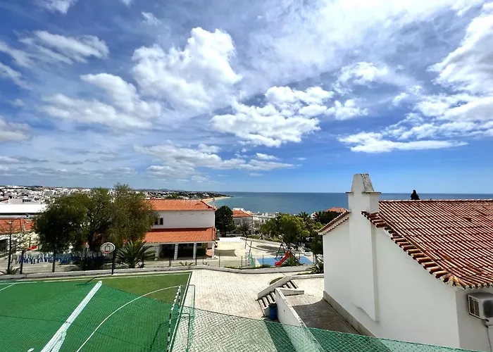 Sunset With Pool By Homing Apartamento