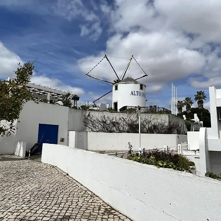 Sunset With Pool By Homing *