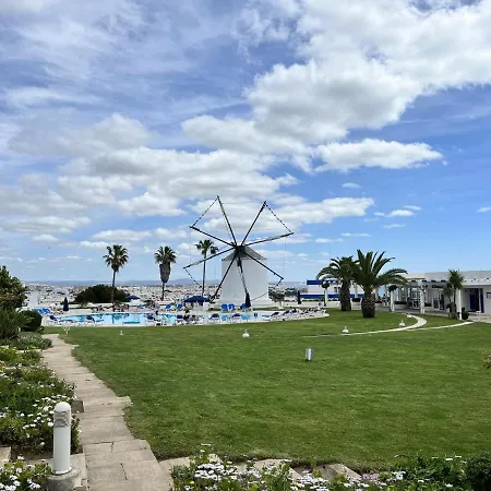 Sunset With Pool By Homing Appartement